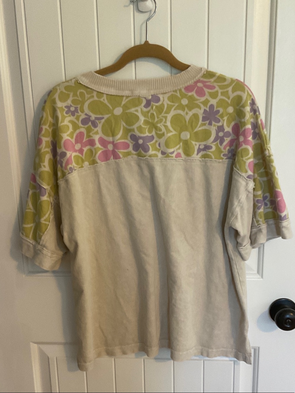 Cream Floral-Accent Henley Sweatshirt with Pink & Lime Details - Picture 3 of 3
